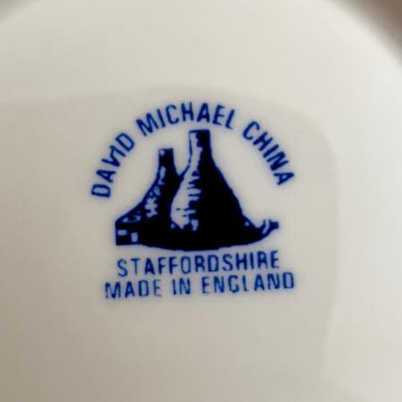 Vintage David Michael English Floral Bone China Mugs - Set of 4 - Picture 16 of 16